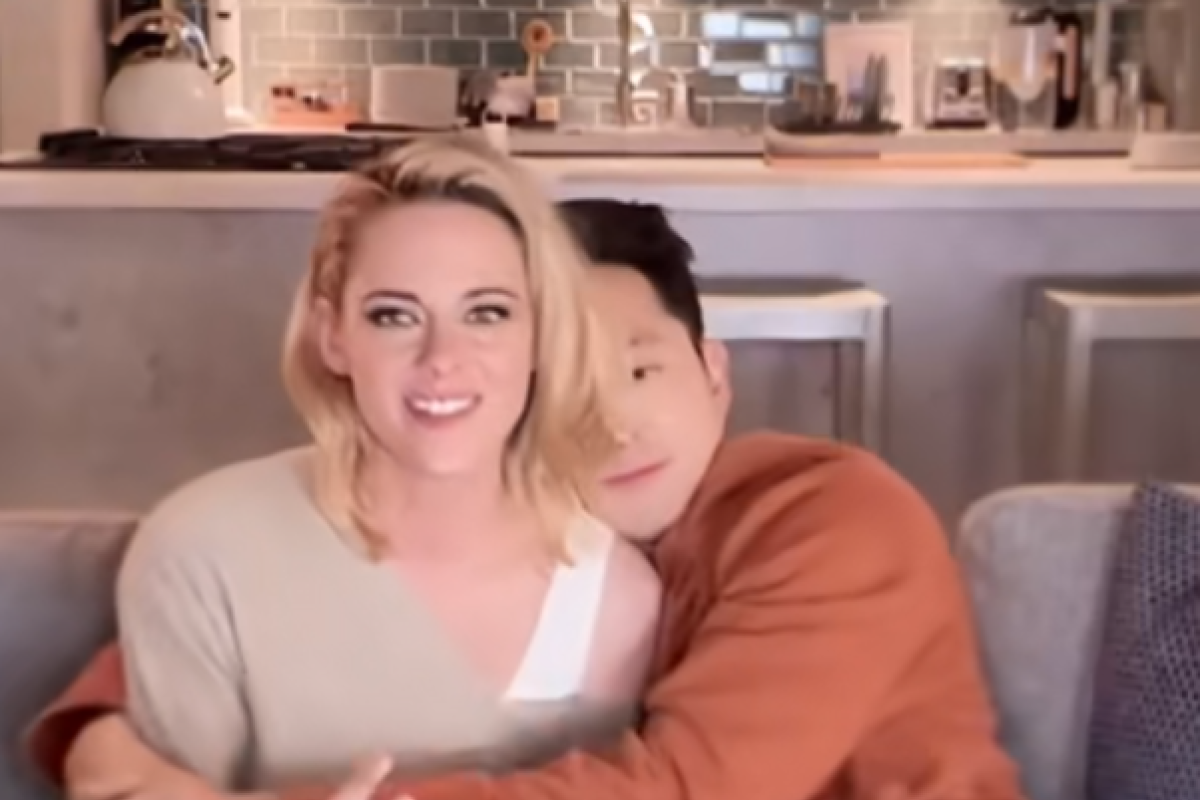 Nonton Download Film Love Me (2025) Dibintangi Kristen Stewart dan Steven Yeun di Bioskop Bukan LK21: Pemandangan Dunia yang Sunyi dan Futuristik