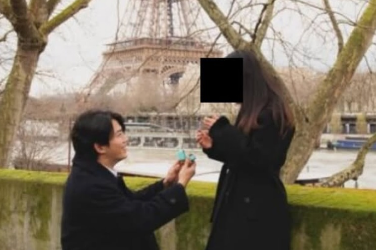 Siapa Kekasih Taecyeon 2PM yang Resmi Dilamar di Depan Menara Eiffel di Paris?